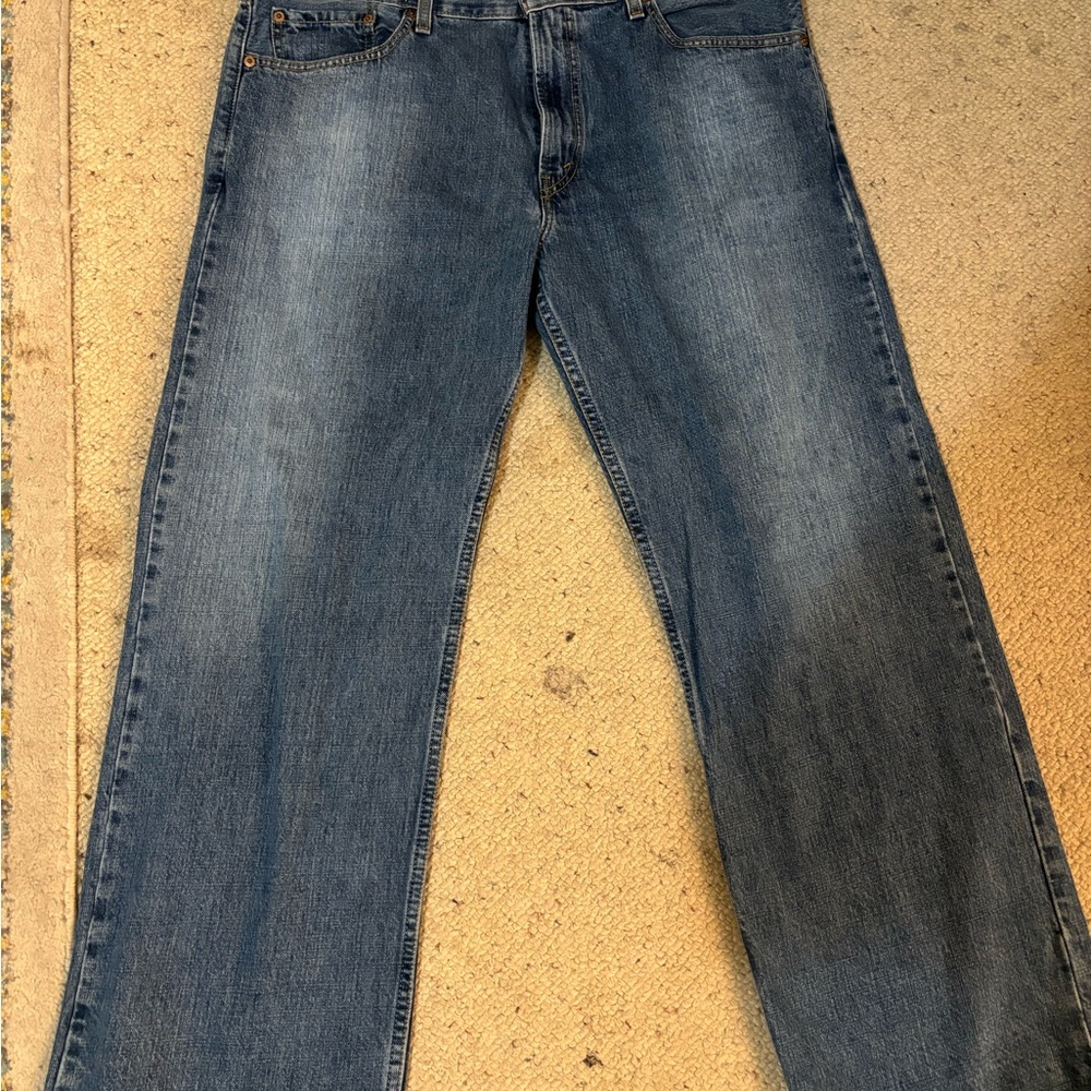 Like new Blue Levi Low Rise straight 529 Jeans size 38x30